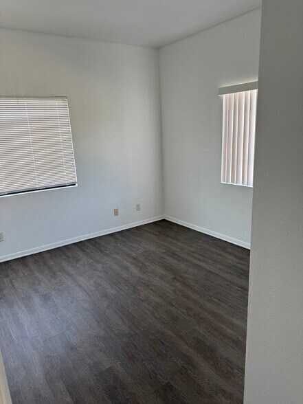 1st bedroom - 1700 W 43rd St