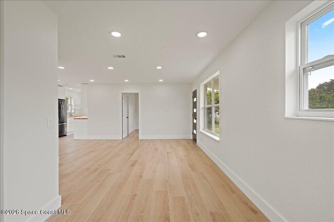 Building Photo - 301 W Rutgers St