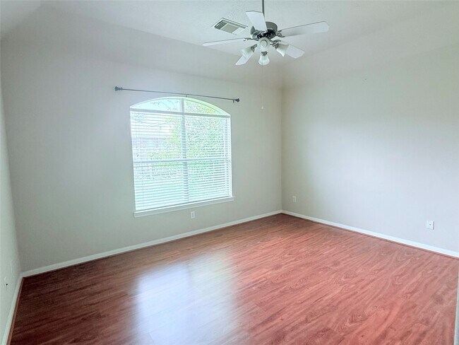 Building Photo - 13907 Normandy Ct