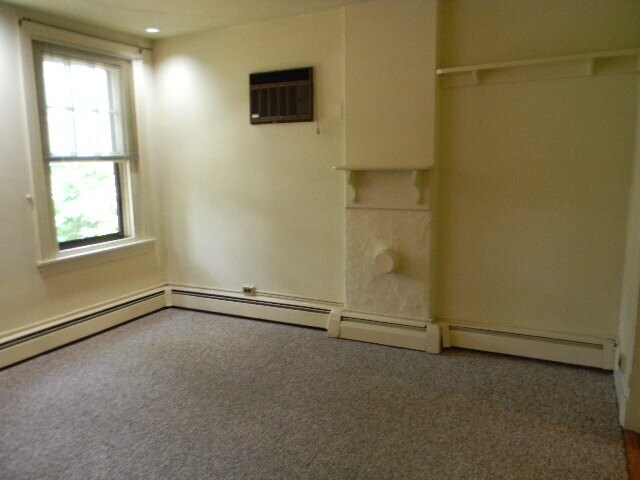 Building Photo - 236 W Barnard St