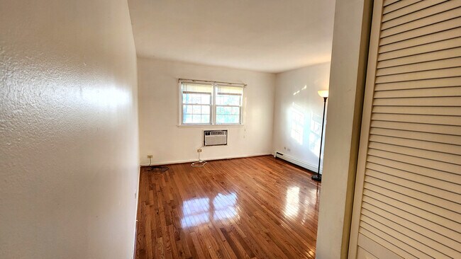 Building Photo - 2331 Ogden Ave