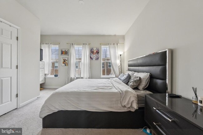 Building Photo - 7119 Rowlock Aly