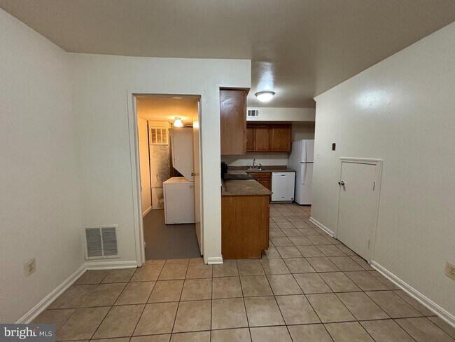 Building Photo - 4657 Logsdon Dr