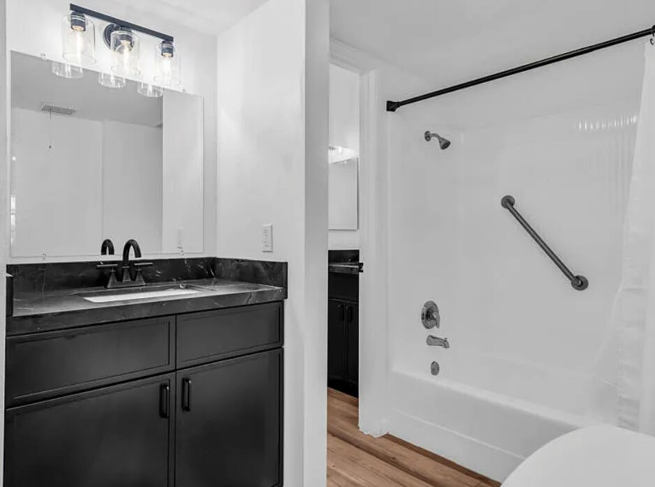 Bathroom - 5300 E Waverly Dr