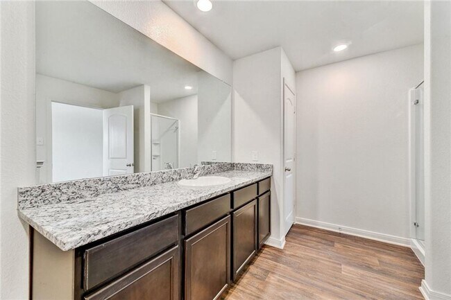 Building Photo - 4 BR/2.5 BA - 2198 SF - Stonebridge Crossi...