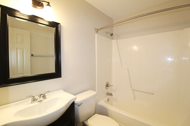 Building Photo - 1336 Hunters Rd