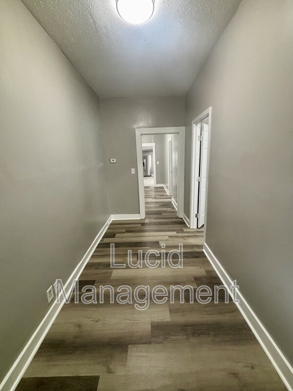 Building Photo - 3754 Kahlert Ave