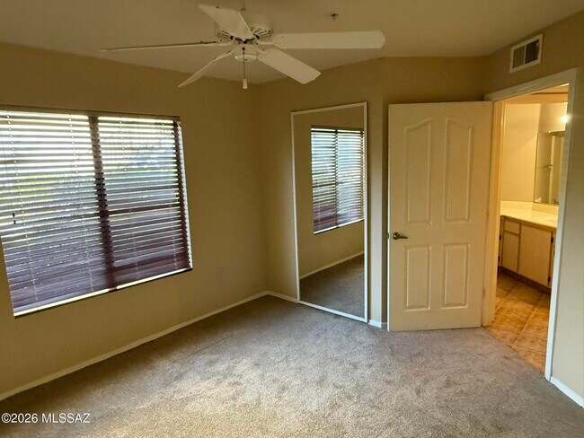 Building Photo - 5751 N Kolb Rd