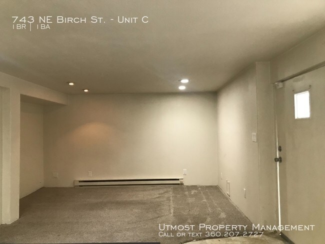 Building Photo - DOWNTOWN CAMAS - ONE BEDROOM