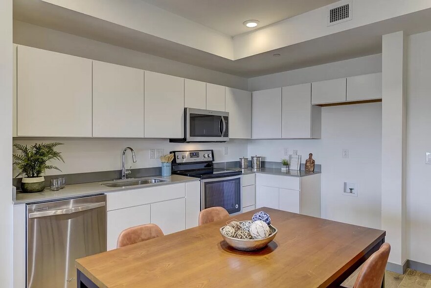 kitchen - 400 Herron Dr