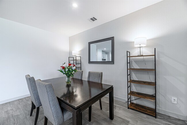 Building Photo - 246 Dusty Bridle Ln