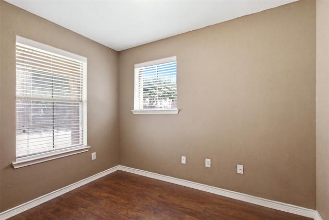 Building Photo - 2113 Grove Park Ln