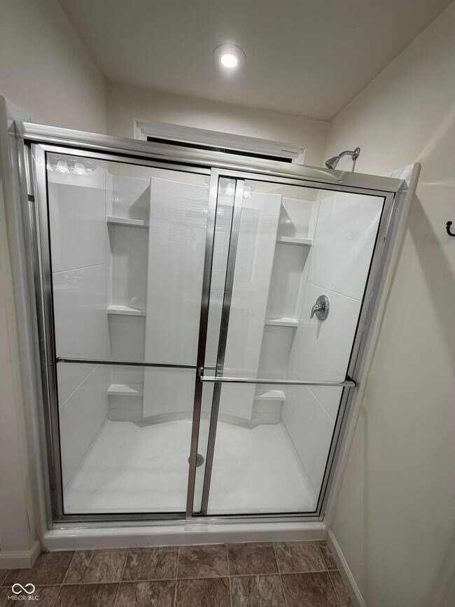 Building Photo - 15545 Westmoor Ave