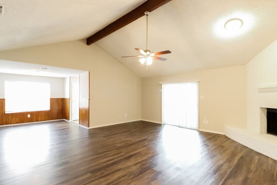 Building Photo - 4200 Cypress Springs Dr