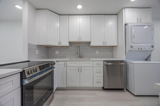 Building Photo - 2805 Casita Way