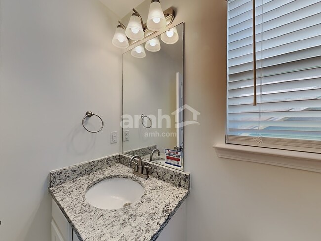 Building Photo - 304 San Anselmo St