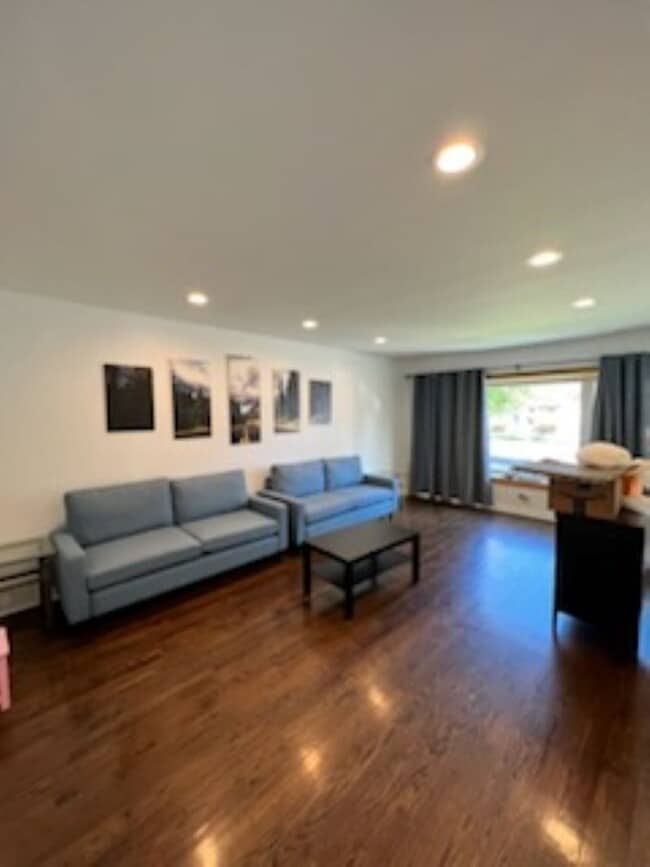 Building Photo - 5146 N Kenneth Ave