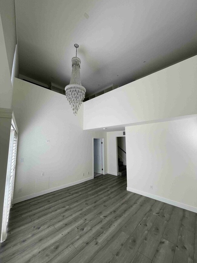 Building Photo - COMPLETELY UPDATED SHERMAN OAKS TOWNHOME!