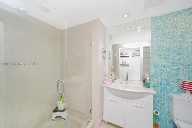 Building Photo - 465 Brickell Ave