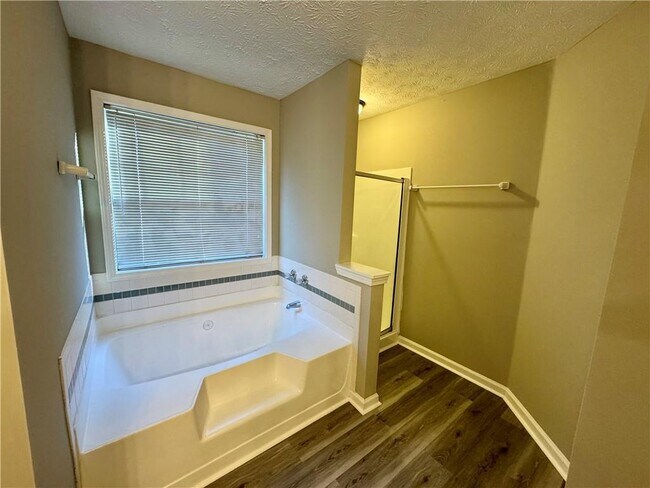 Building Photo - 1255 Avalon Dr