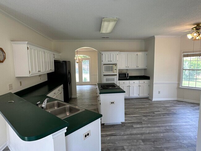 Building Photo - 3510 Sara Woods Dr
