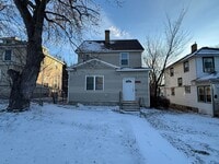 Building Photo - Large 6 Bed Single Family Home in MPLS!