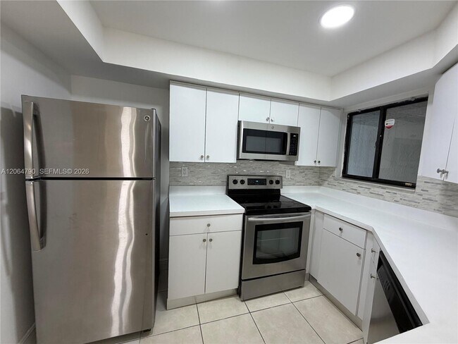 Building Photo - 8305 SW 152nd Ave