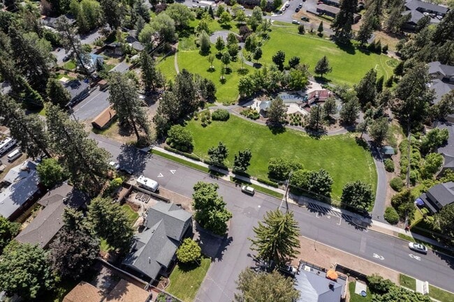 Building Photo - Wonderful home on large corner fenced lot in desired mid-town with views!