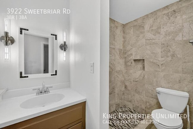 Building Photo - 3922 Sweetbriar Rd