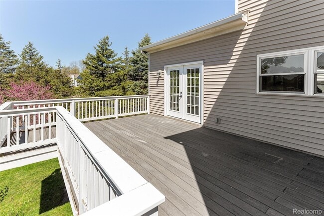 Building Photo - 1484 Chapleau Dr