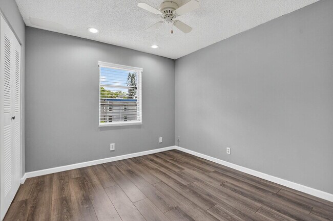 Building Photo - 7535 S Oriole Blvd