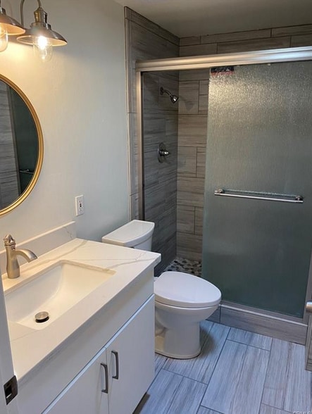 Hallway bath - 9808 Via Sonoma