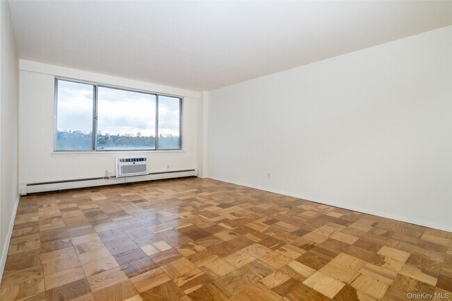 Building Photo - 125 Lake St