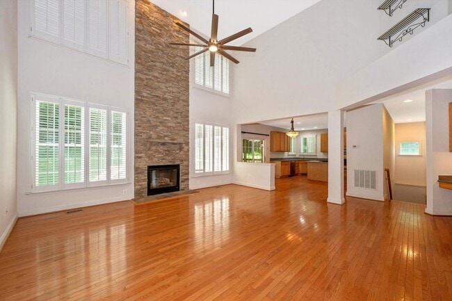 Building Photo - *Open House* 6/20 12-1 PM *