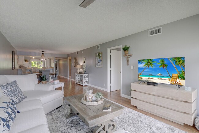 Building Photo - 154 Palm Dr