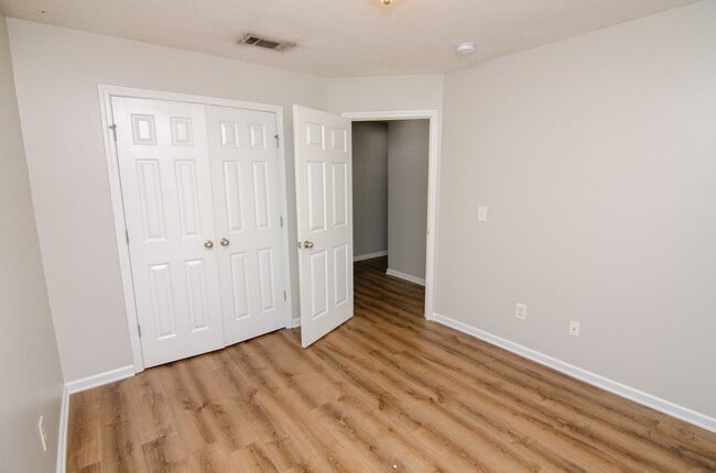 Building Photo - 1912 Portview Dr