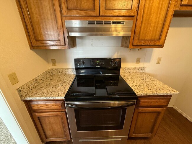 Building Photo - Broken Arrow 3 bedroom 2 Bath Duplex