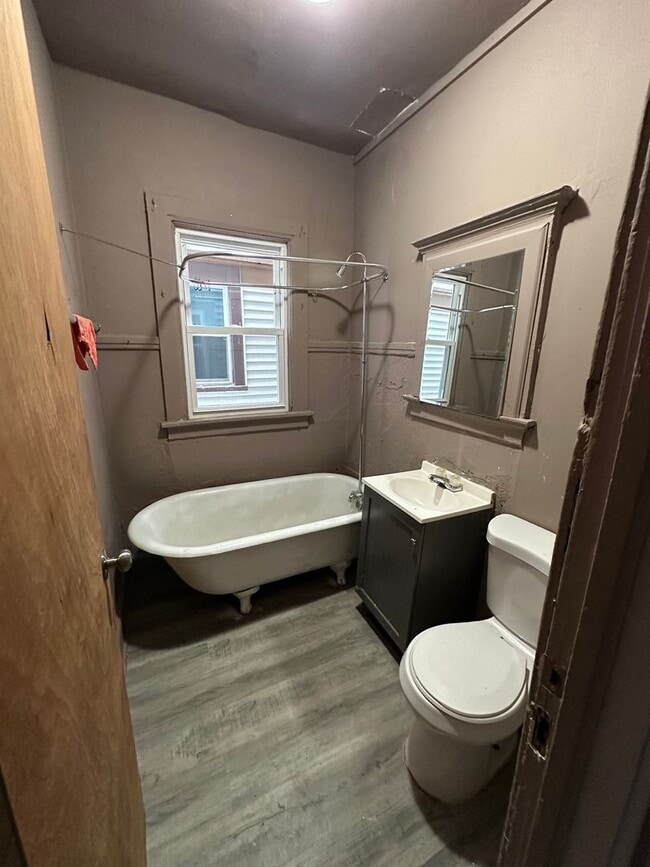 Building Photo - 2876 N 26th St