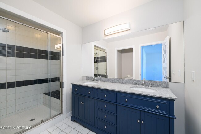 Building Photo - 222 Waters Edge Dr