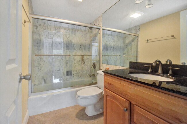 Building Photo - 2121 N Ocean Blvd