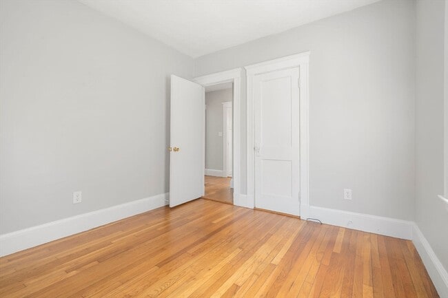 Building Photo - 82 Cliff St