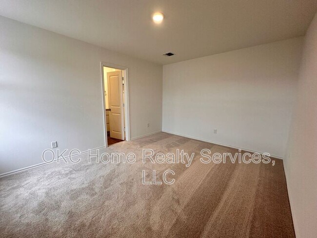 Building Photo - 2318 Wolford Ct