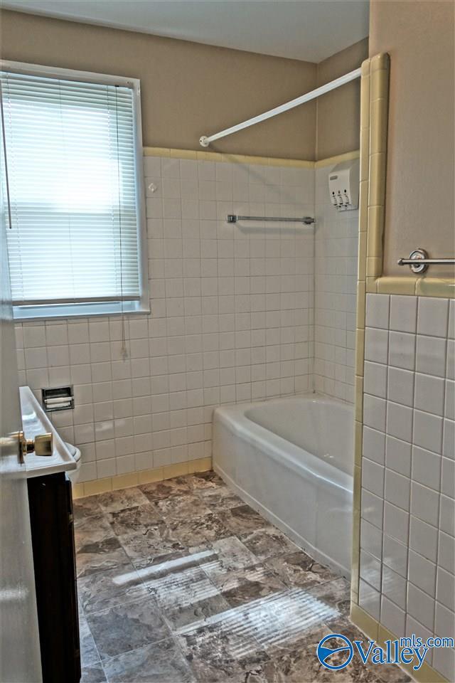 Building Photo - 6504 Whitesburg Dr