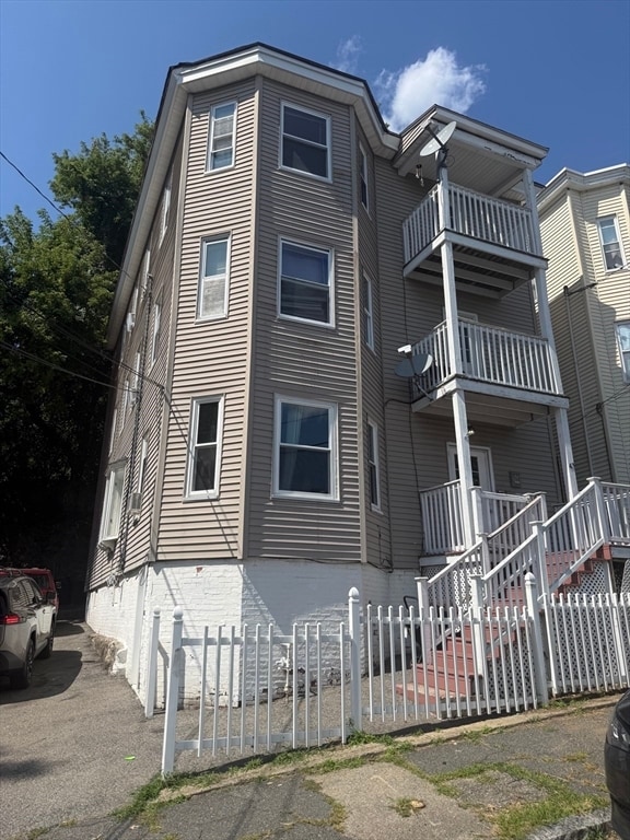 Building Photo - 43 Wilson St