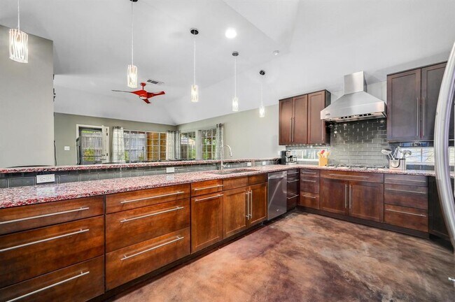 Building Photo - 8108 Asmara Dr