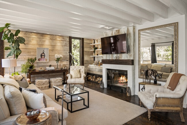 Building Photo - 122 Eastwood Rd