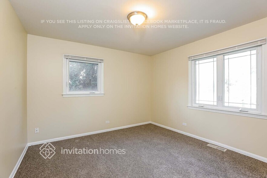 Building Photo - 8440 S Lockwood Ave