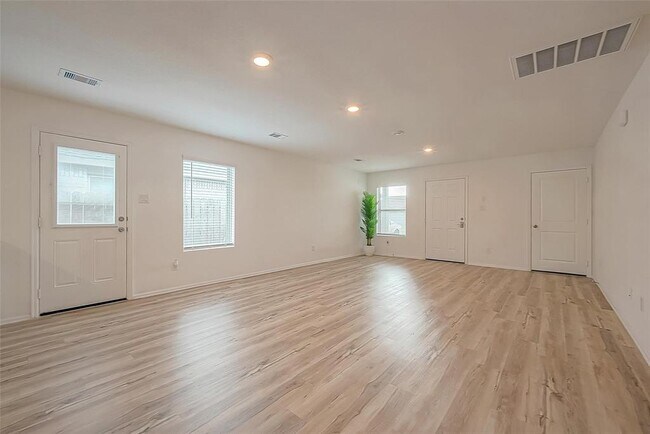 Building Photo - 26818 Wilderye Cv Ln