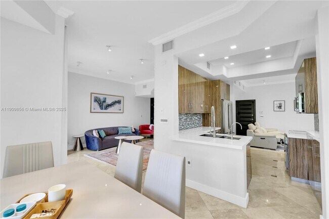 Building Photo - 3015 NE 208th St