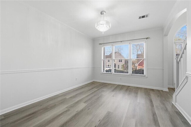 Building Photo - 1150 River Overlook Dr NW